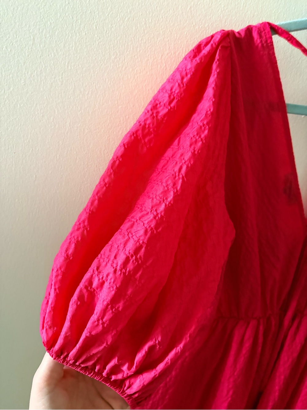 UK Deep V Puff Sleeve Midi Dress in Hot Pink - Picture 3 of 8